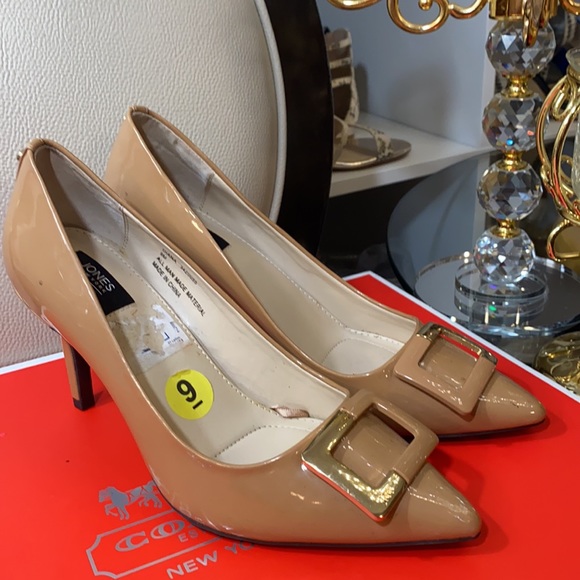 Jones New York high Heel fairly used in good condition . - Picture 9 of 11